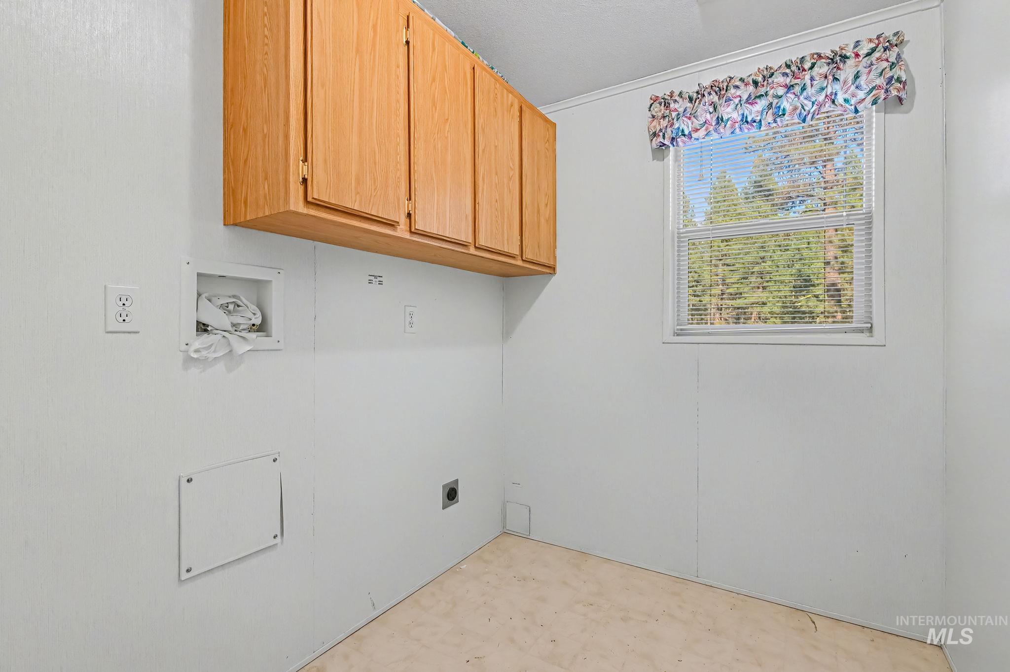 35 Hiatt Circle, Idaho City, Idaho 83631, 2 Bedrooms, 2 Bathrooms, Residential For Sale, Price $379,900, 98982322