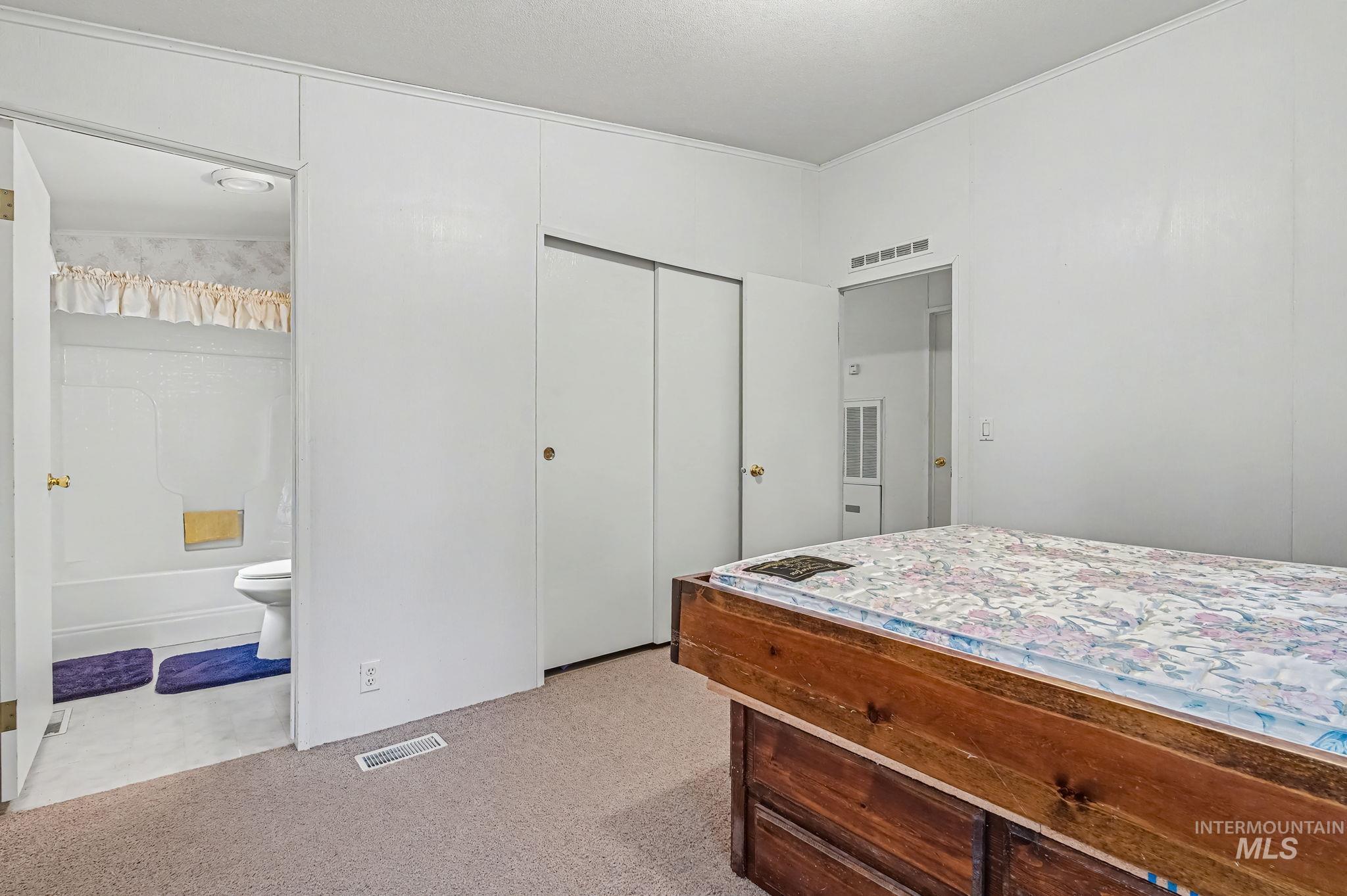 35 Hiatt Circle, Idaho City, Idaho 83631, 2 Bedrooms, 2 Bathrooms, Residential For Sale, Price $389,900, 98982322