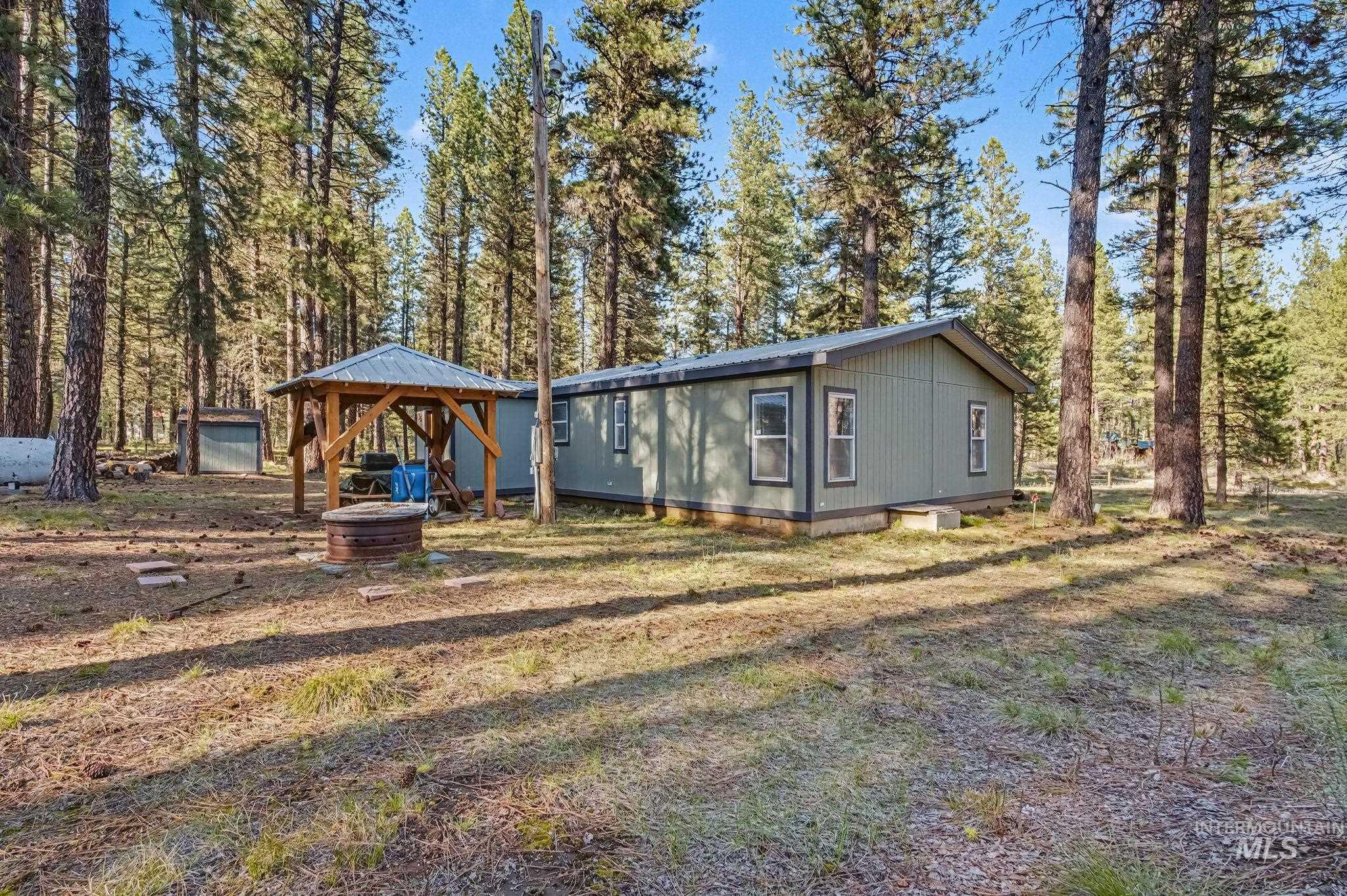 35 Hiatt Circle, Idaho City, Idaho 83631, 2 Bedrooms, 2 Bathrooms, Residential For Sale, Price $379,900, 98982322