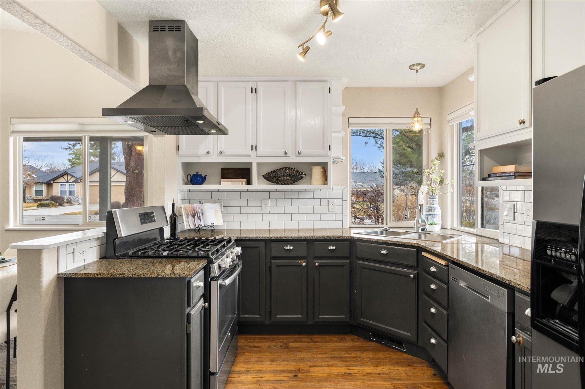 77 S Silverwood Way, Eagle, Idaho 83616, 3 Bedrooms, 2 Bathrooms, Residential For Sale, Price $493,900, 98982324