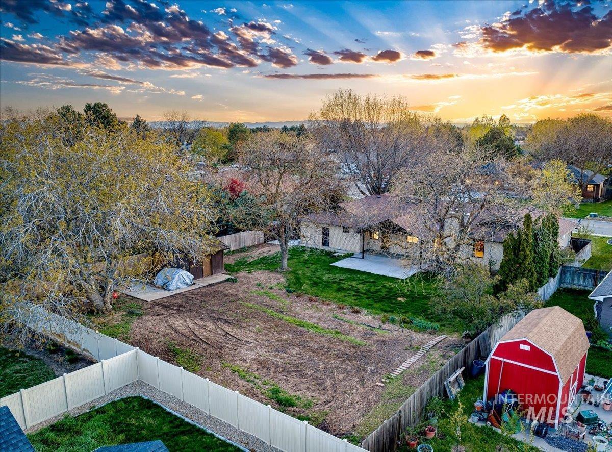 1096 S Kingfisher Way, Boise, Idaho 83709, 4 Bedrooms, 3.5 Bathrooms, Residential For Sale, Price $725,000,MLS 98982327