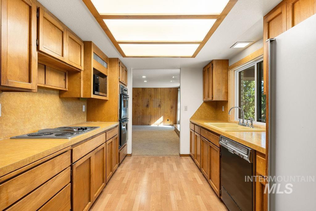 1096 S Kingfisher Way, Boise, Idaho 83709, 4 Bedrooms, 3.5 Bathrooms, Residential For Sale, Price $725,000,MLS 98982327