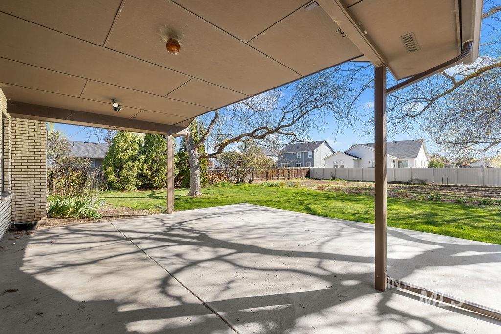 1096 S Kingfisher Way, Boise, Idaho 83709, 4 Bedrooms, 3.5 Bathrooms, Residential For Sale, Price $725,000,MLS 98982327