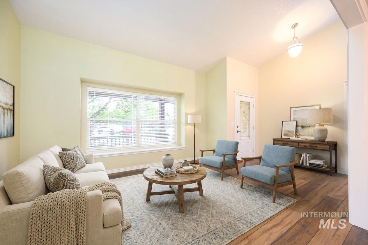 427 S Silver Bow Ave., Eagle, Idaho 83616, 4 Bedrooms, 2.5 Bathrooms, Residential For Sale, Price $695,000,MLS 98982328