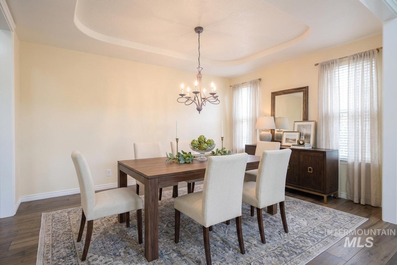 427 S Silver Bow Ave., Eagle, Idaho 83616, 4 Bedrooms, 2.5 Bathrooms, Residential For Sale, Price $695,000,MLS 98982328