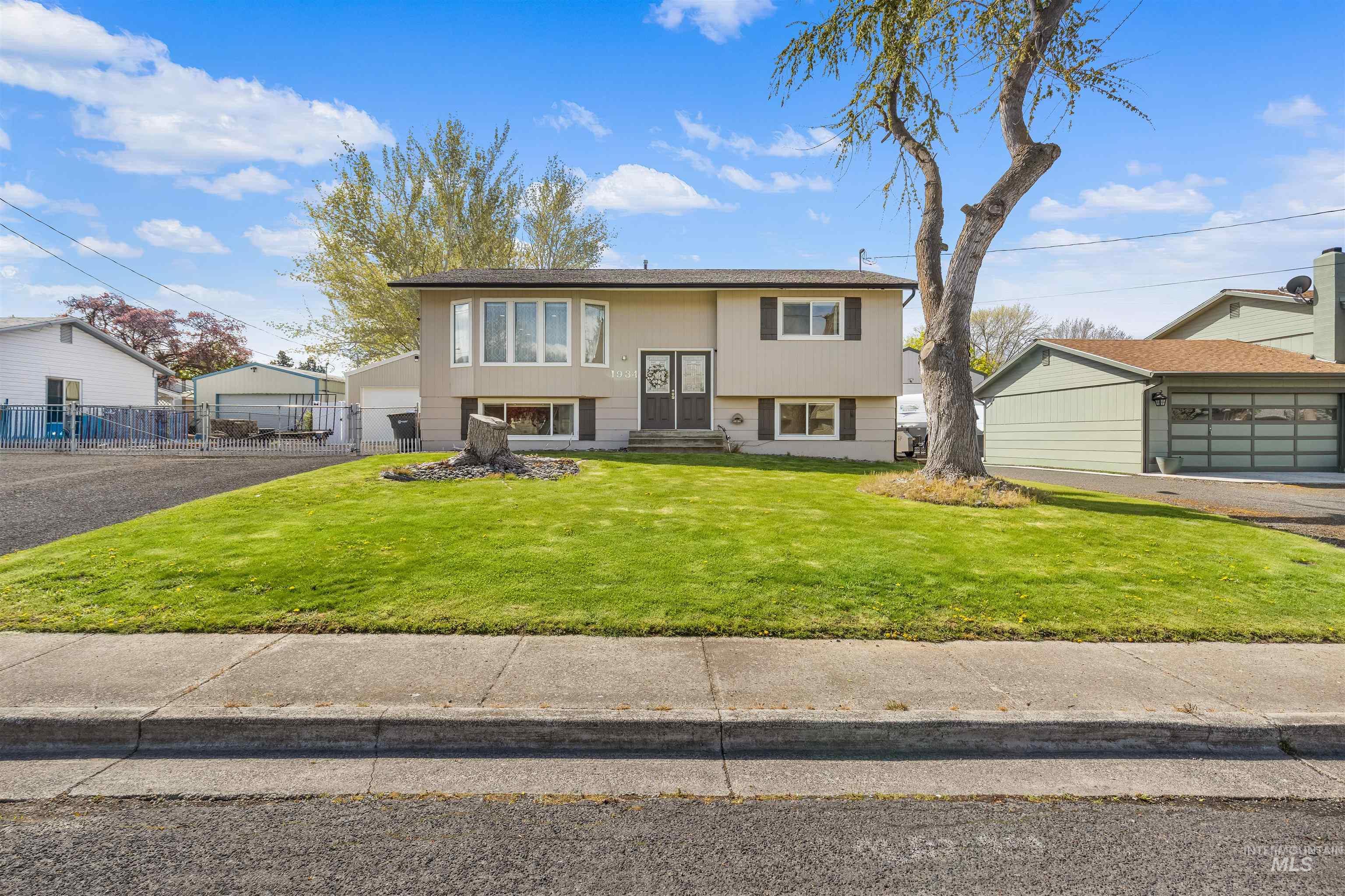 1934 Powers Ave, Lewiston, Idaho 83501, 3 Bedrooms, 2 Bathrooms, Residential For Sale, Price $469,000, 98982329