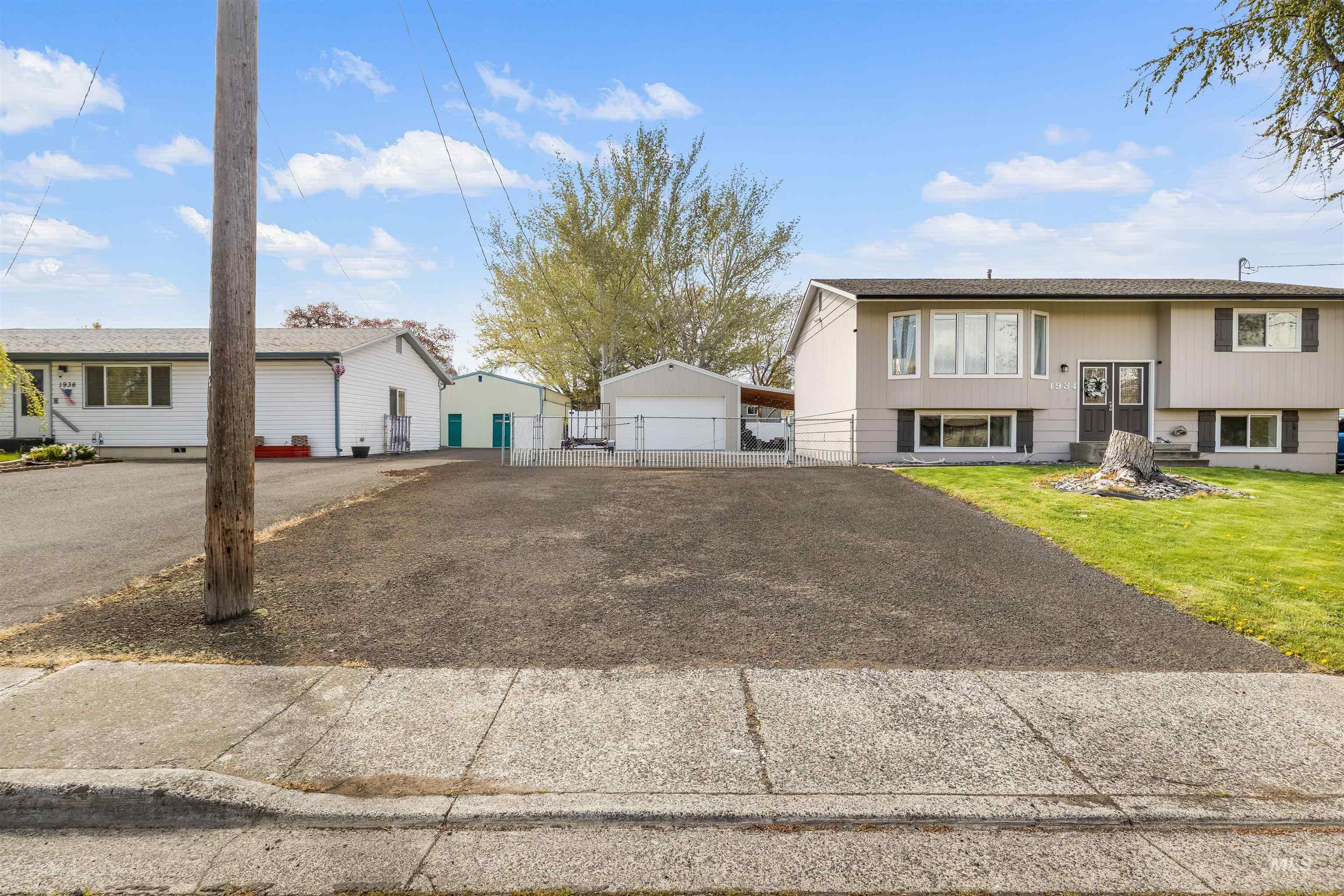 1934 Powers Ave, Lewiston, Idaho 83501, 3 Bedrooms, 2 Bathrooms, Residential For Sale, Price $469,000, 98982329