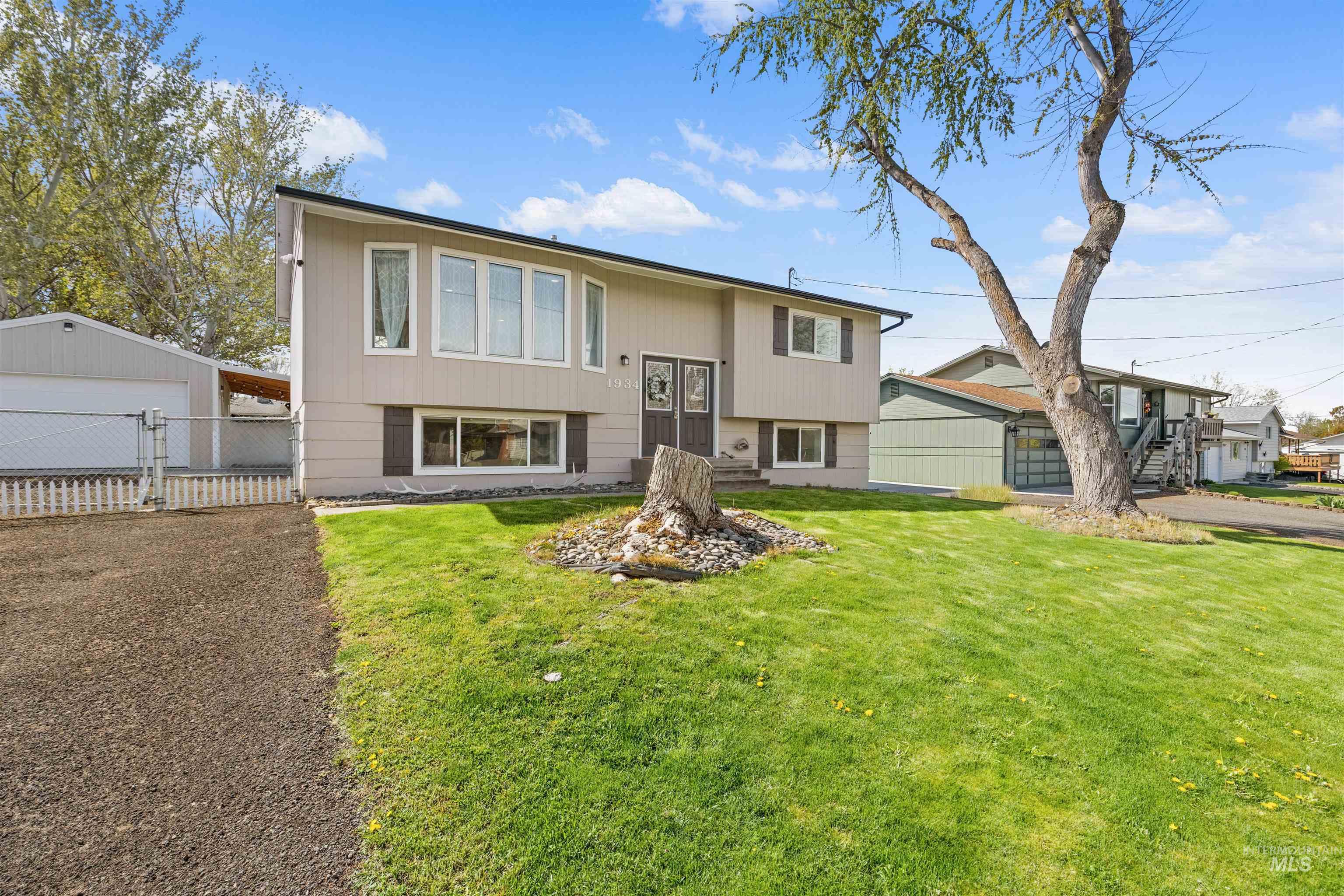 1934 Powers Ave, Lewiston, Idaho 83501, 3 Bedrooms, 2 Bathrooms, Residential For Sale, Price $469,000, 98982329