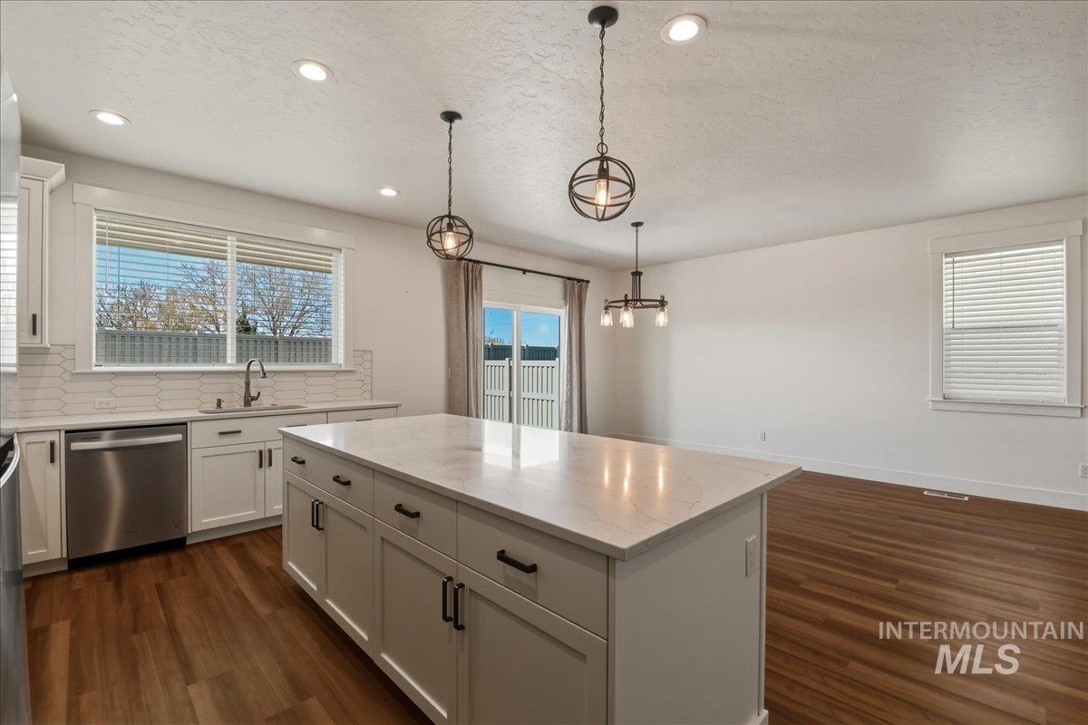 2109 N Gelding Ct, Middleton, Idaho 83644, 3 Bedrooms, 2 Bathrooms, Residential For Sale, Price $494,999, 98982330