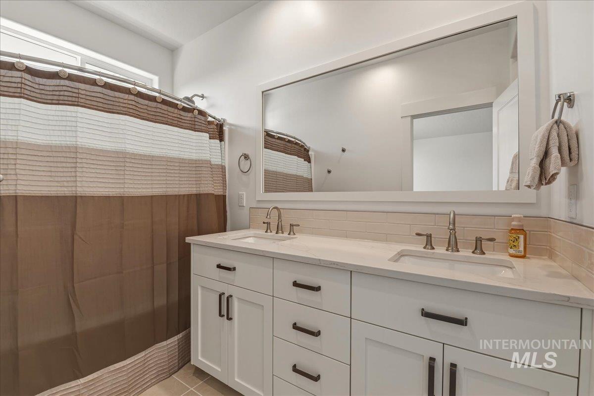 2109 N Gelding Ct, Middleton, Idaho 83644, 3 Bedrooms, 2 Bathrooms, Residential For Sale, Price $494,999, 98982330