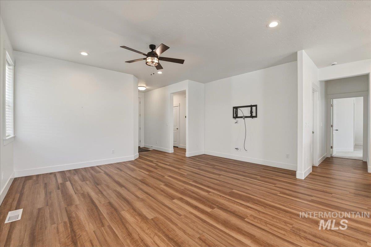 2109 N Gelding Ct, Middleton, Idaho 83644, 3 Bedrooms, 2 Bathrooms, Residential For Sale, Price $494,999, 98982330