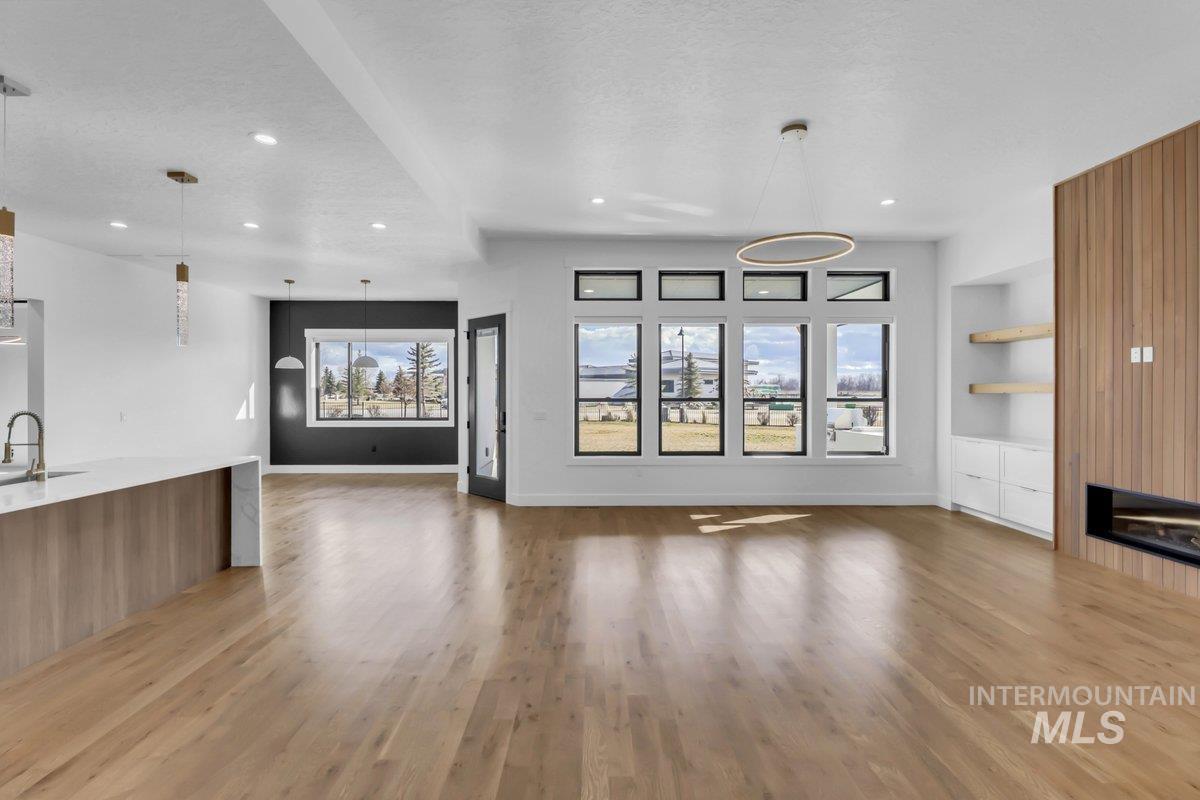 21460 Jackson Creek Ct, Star, Idaho 83669, 4 Bedrooms, 3 Bathrooms, Residential For Sale, Price $1,325,000,MLS 98982331