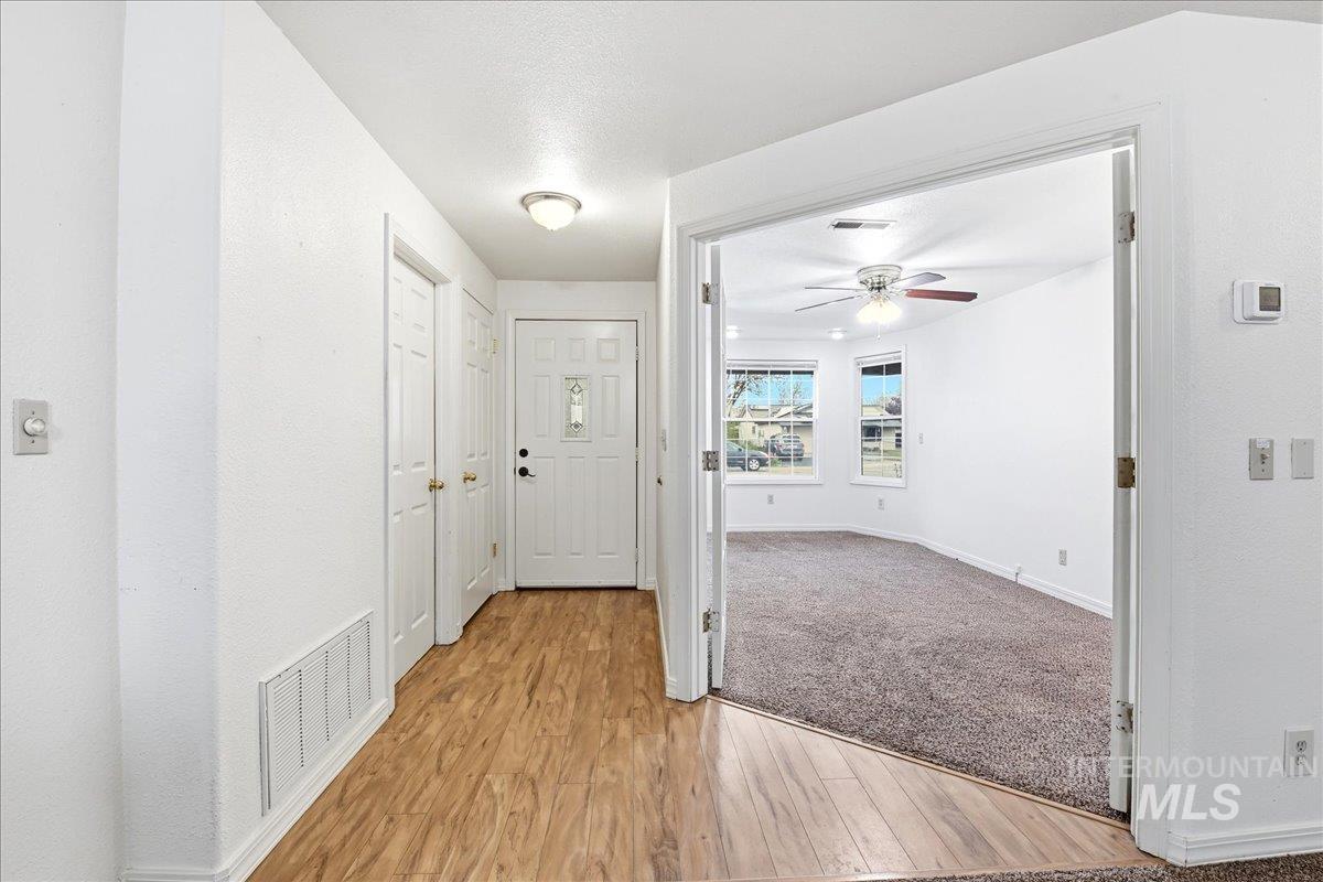 1433 W Elm Pl, Meridian, Idaho 83642, 3 Bedrooms, 2 Bathrooms, Residential For Sale, Price $360,000,MLS 98982332