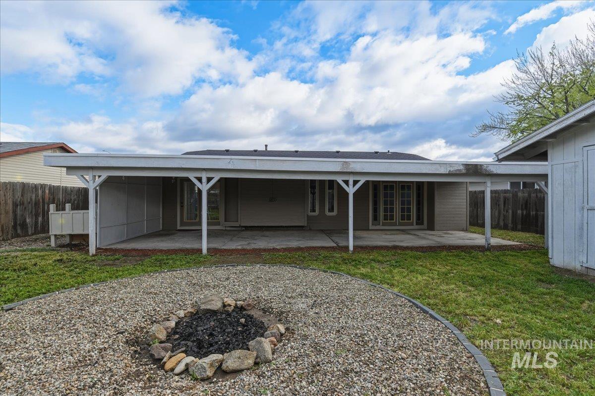 1433 W Elm Pl, Meridian, Idaho 83642, 3 Bedrooms, 2 Bathrooms, Residential For Sale, Price $360,000,MLS 98982332