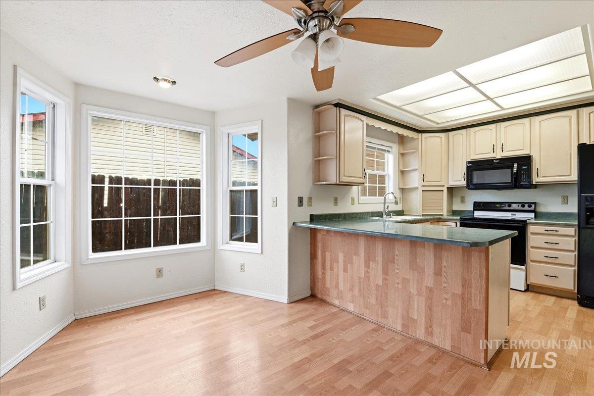 1433 W Elm Pl, Meridian, Idaho 83642, 3 Bedrooms, 2 Bathrooms, Residential For Sale, Price $360,000,MLS 98982332