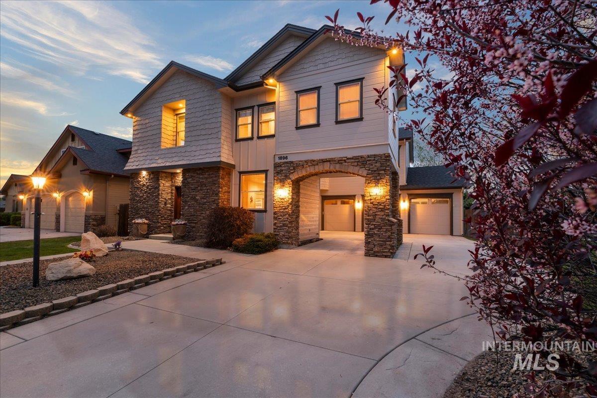 1896 E Meadow Creek Dr, Meridian, Idaho 83646, 4 Bedrooms, 2.5 Bathrooms, Residential For Sale, Price $625,000,MLS 98982333