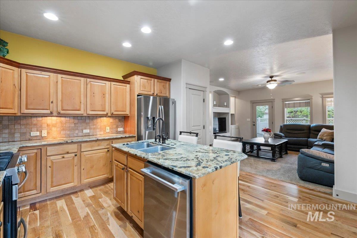 1896 E Meadow Creek Dr, Meridian, Idaho 83646, 4 Bedrooms, 2.5 Bathrooms, Residential For Sale, Price $625,000,MLS 98982333