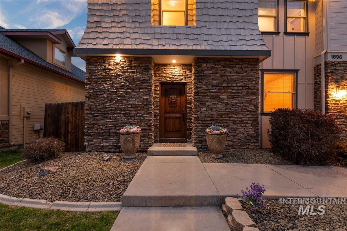 1896 E Meadow Creek Dr, Meridian, Idaho 83646, 4 Bedrooms, 2.5 Bathrooms, Residential For Sale, Price $625,000,MLS 98982333