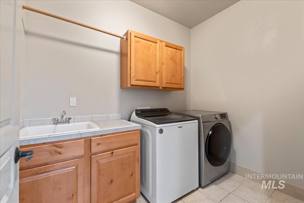 1896 E Meadow Creek Dr, Meridian, Idaho 83646, 4 Bedrooms, 2.5 Bathrooms, Residential For Sale, Price $625,000,MLS 98982333