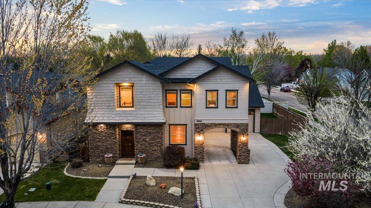 1896 E Meadow Creek Dr, Meridian, Idaho 83646, 4 Bedrooms, 2.5 Bathrooms, Residential For Sale, Price $625,000,MLS 98982333