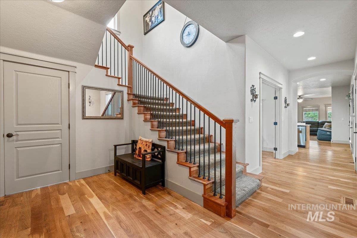 1896 E Meadow Creek Dr, Meridian, Idaho 83646, 4 Bedrooms, 2.5 Bathrooms, Residential For Sale, Price $625,000,MLS 98982333