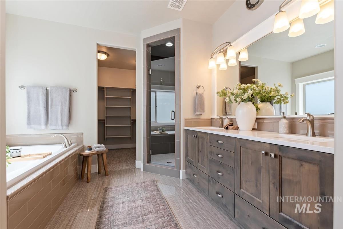 2560 N Hearthglow Pl, Eagle, Idaho 83616, 5 Bedrooms, 3.5 Bathrooms, Residential For Sale, Price $1,295,000,MLS 98982335