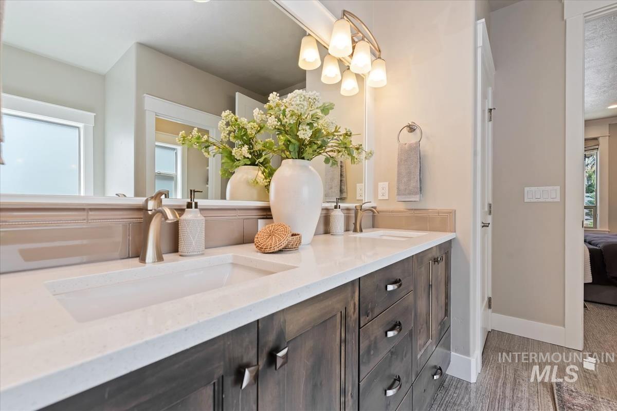 2560 N Hearthglow Pl, Eagle, Idaho 83616, 5 Bedrooms, 3.5 Bathrooms, Residential For Sale, Price $1,295,000,MLS 98982335