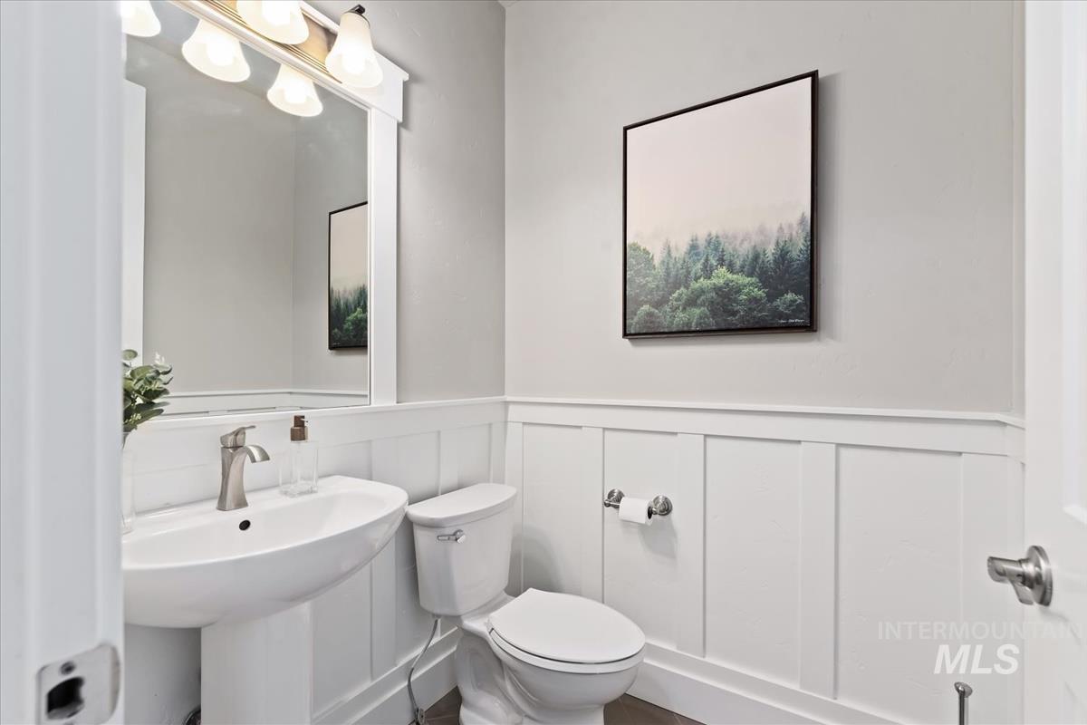 2560 N Hearthglow Pl, Eagle, Idaho 83616, 5 Bedrooms, 3.5 Bathrooms, Residential For Sale, Price $1,295,000,MLS 98982335