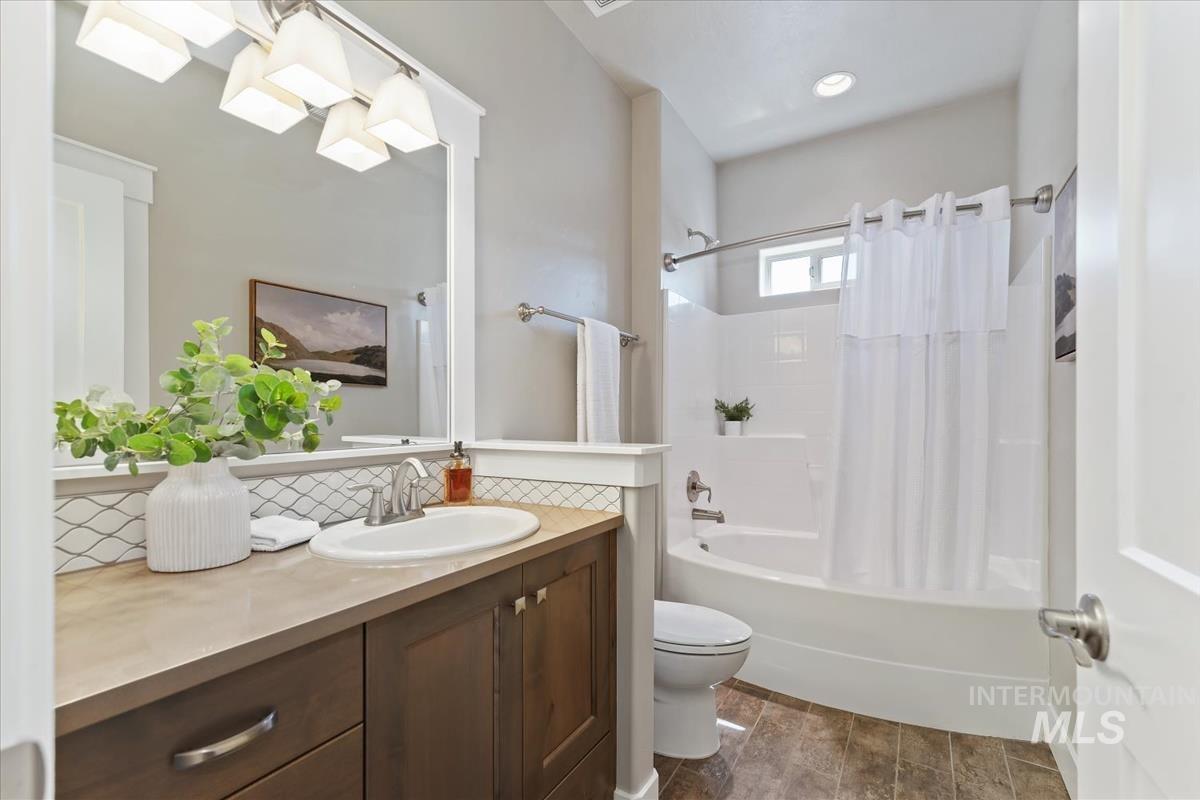 2560 N Hearthglow Pl, Eagle, Idaho 83616, 5 Bedrooms, 3.5 Bathrooms, Residential For Sale, Price $1,295,000,MLS 98982335