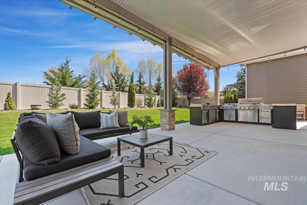 2560 N Hearthglow Pl, Eagle, Idaho 83616, 5 Bedrooms, 3.5 Bathrooms, Residential For Sale, Price $1,295,000,MLS 98982335