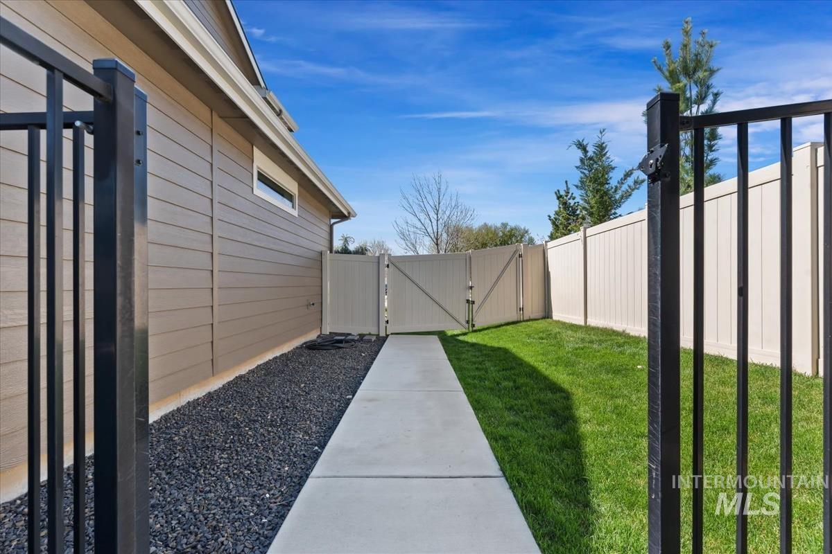 2560 N Hearthglow Pl, Eagle, Idaho 83616, 5 Bedrooms, 3.5 Bathrooms, Residential For Sale, Price $1,295,000,MLS 98982335