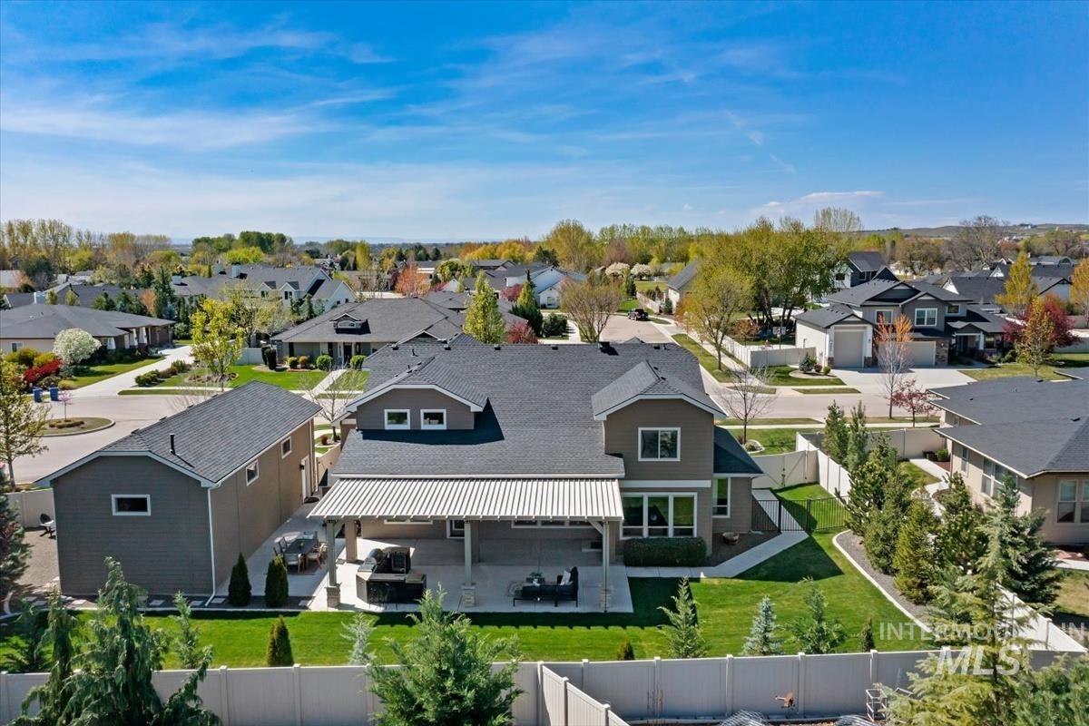 2560 N Hearthglow Pl, Eagle, Idaho 83616, 5 Bedrooms, 3.5 Bathrooms, Residential For Sale, Price $1,295,000,MLS 98982335