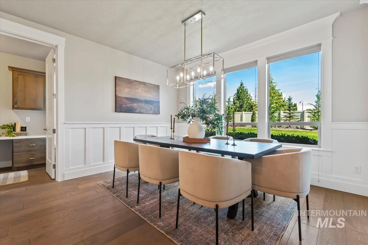 2560 N Hearthglow Pl, Eagle, Idaho 83616, 5 Bedrooms, 3.5 Bathrooms, Residential For Sale, Price $1,295,000,MLS 98982335