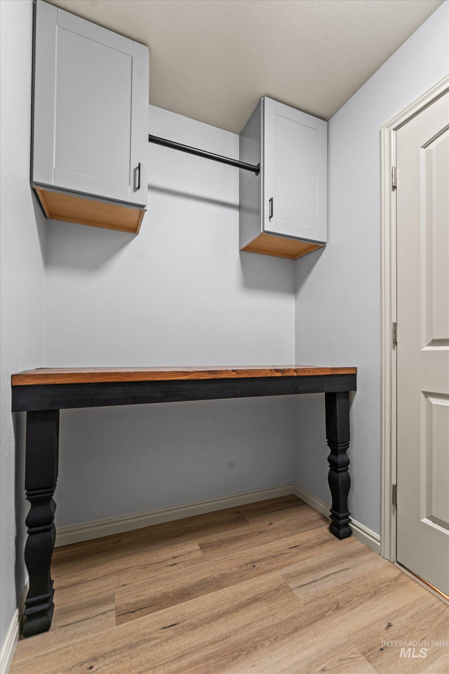 3454 S Capulet Way, Meridian, Idaho 83642, 4 Bedrooms, 2.5 Bathrooms, Residential For Sale, Price $559,900,MLS 98982336