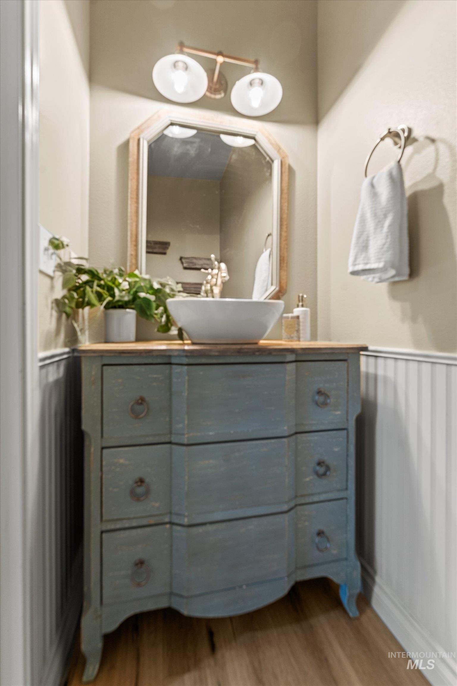 3454 S Capulet Way, Meridian, Idaho 83642, 4 Bedrooms, 2.5 Bathrooms, Residential For Sale, Price $559,900,MLS 98982336