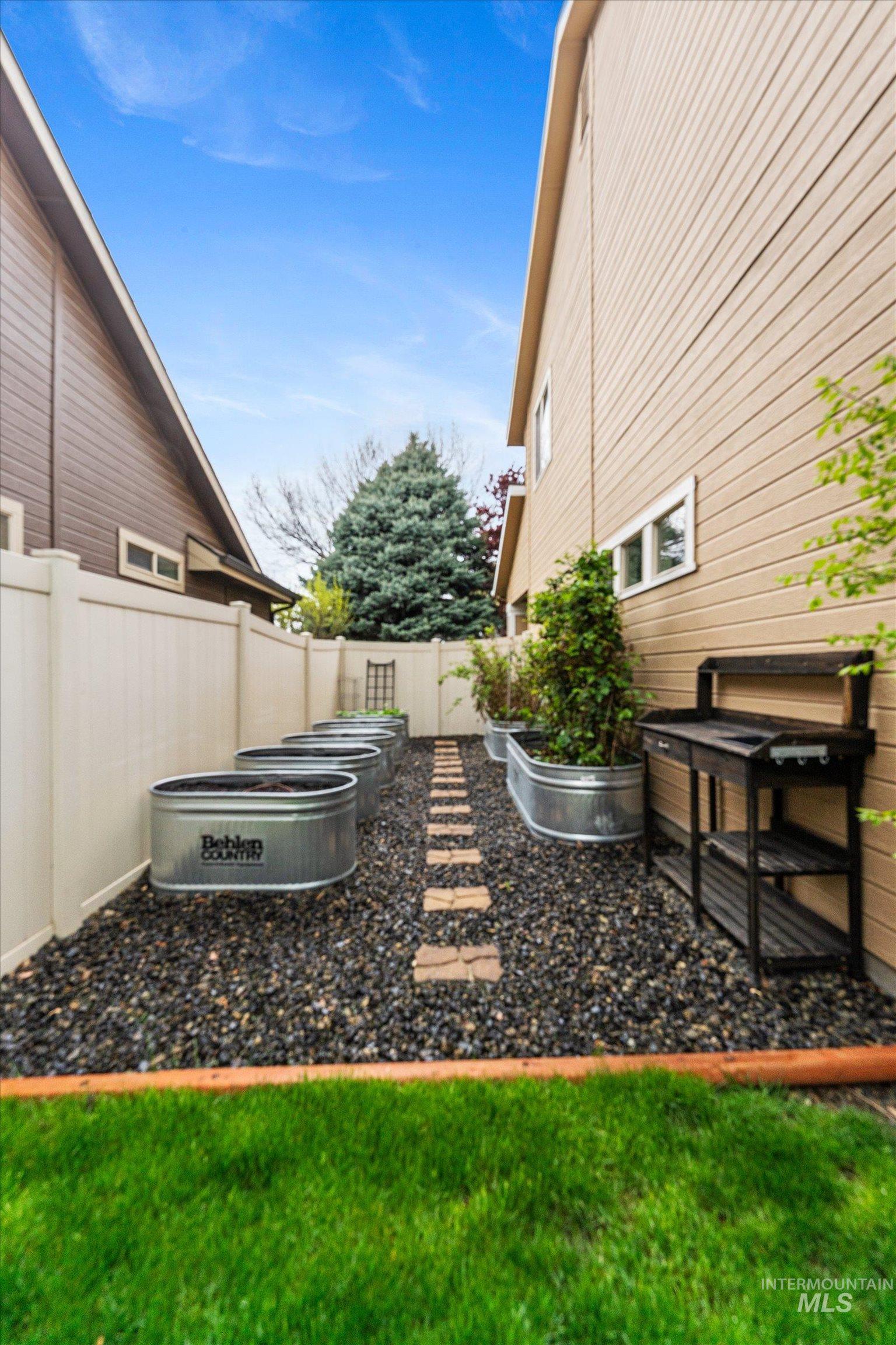 3454 S Capulet Way, Meridian, Idaho 83642, 4 Bedrooms, 2.5 Bathrooms, Residential For Sale, Price $559,900,MLS 98982336