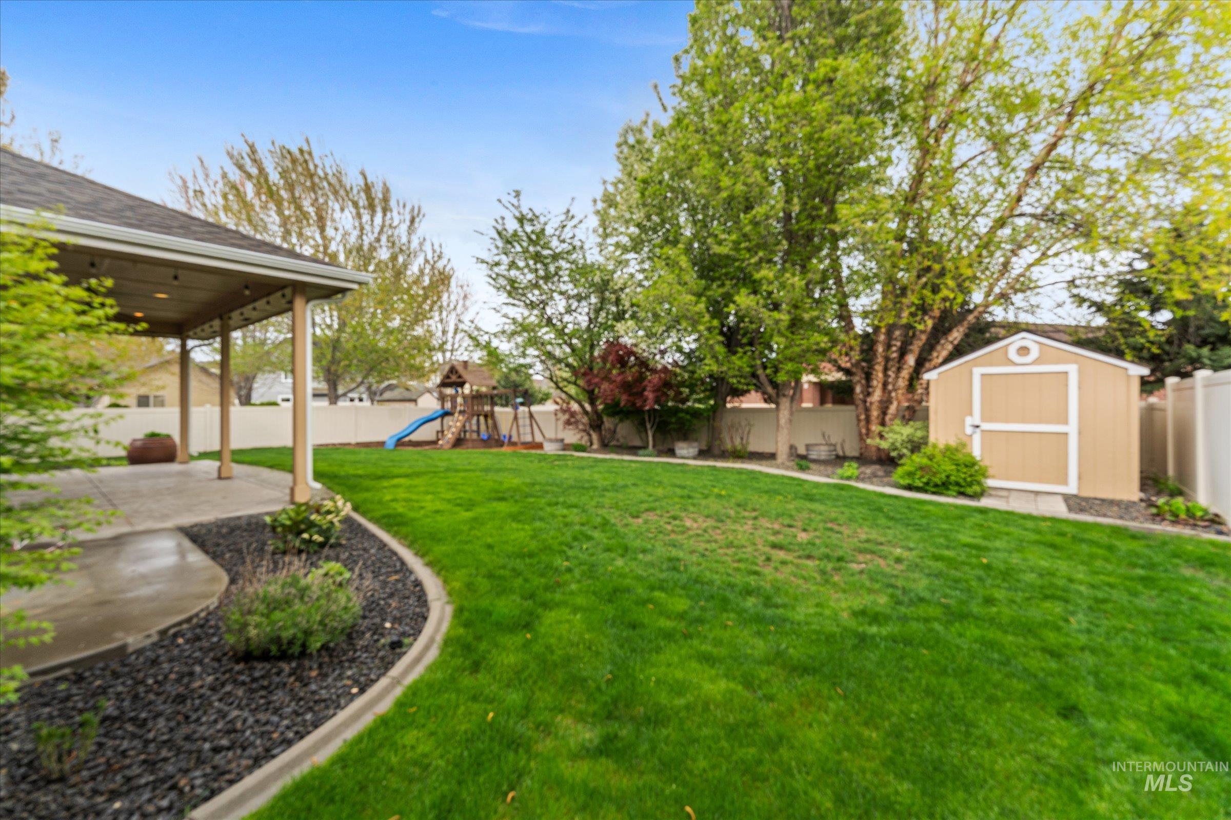 3454 S Capulet Way, Meridian, Idaho 83642, 4 Bedrooms, 2.5 Bathrooms, Residential For Sale, Price $559,900,MLS 98982336