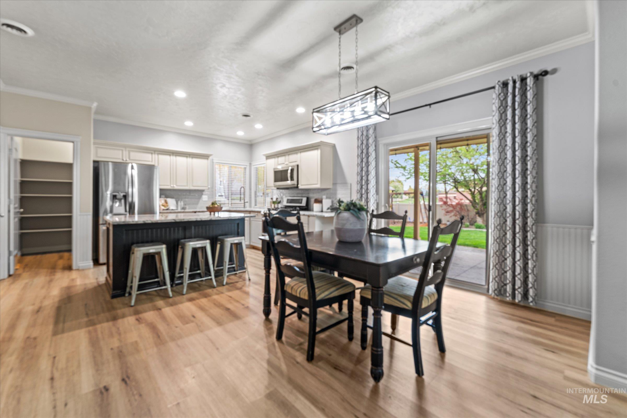 3454 S Capulet Way, Meridian, Idaho 83642, 4 Bedrooms, 2.5 Bathrooms, Residential For Sale, Price $559,900,MLS 98982336