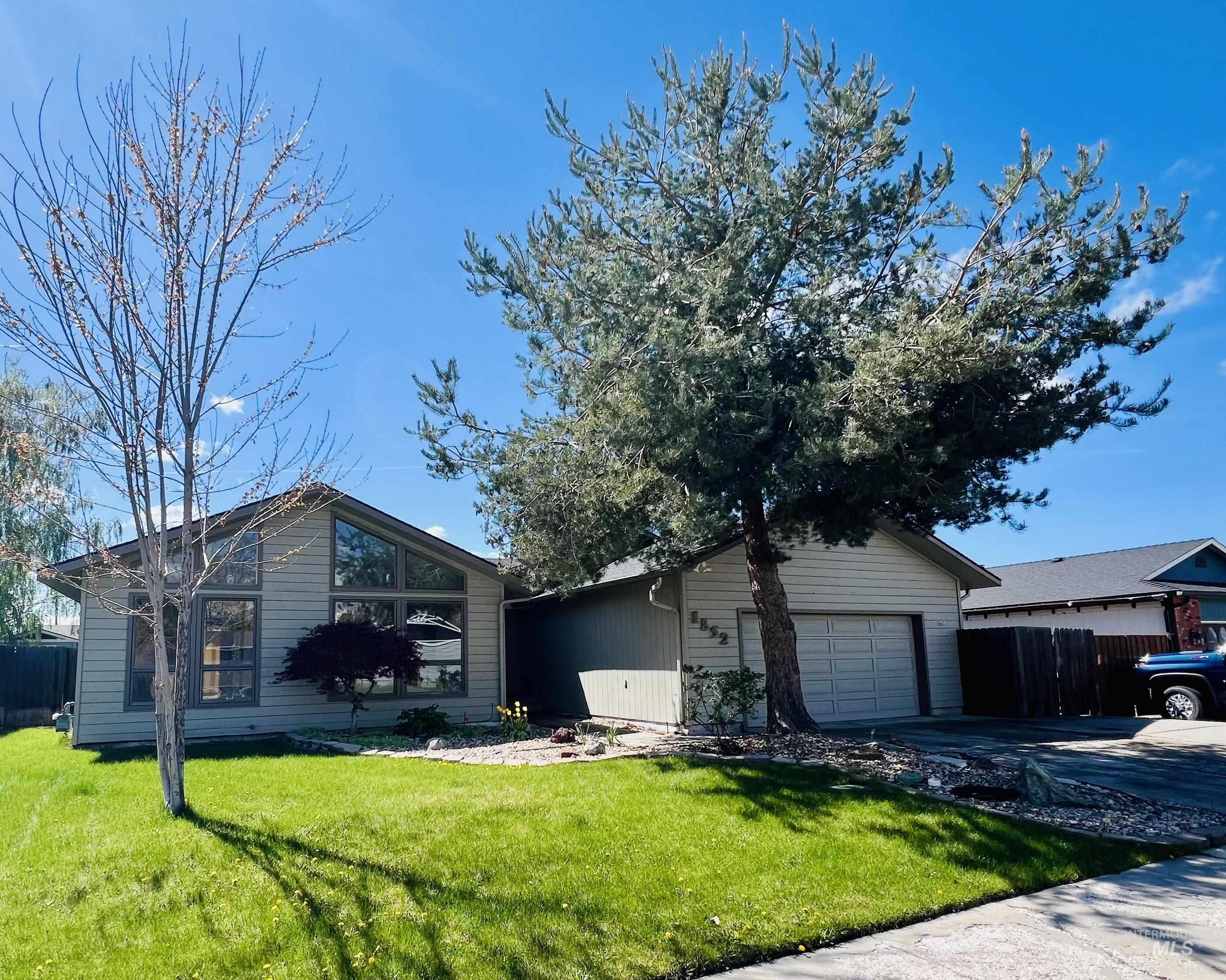 1852 NW 5th Ave, Ontario, Oregon 97914, 3 Bedrooms, 2 Bathrooms, Residential For Sale, Price $349,900,MLS 98982339