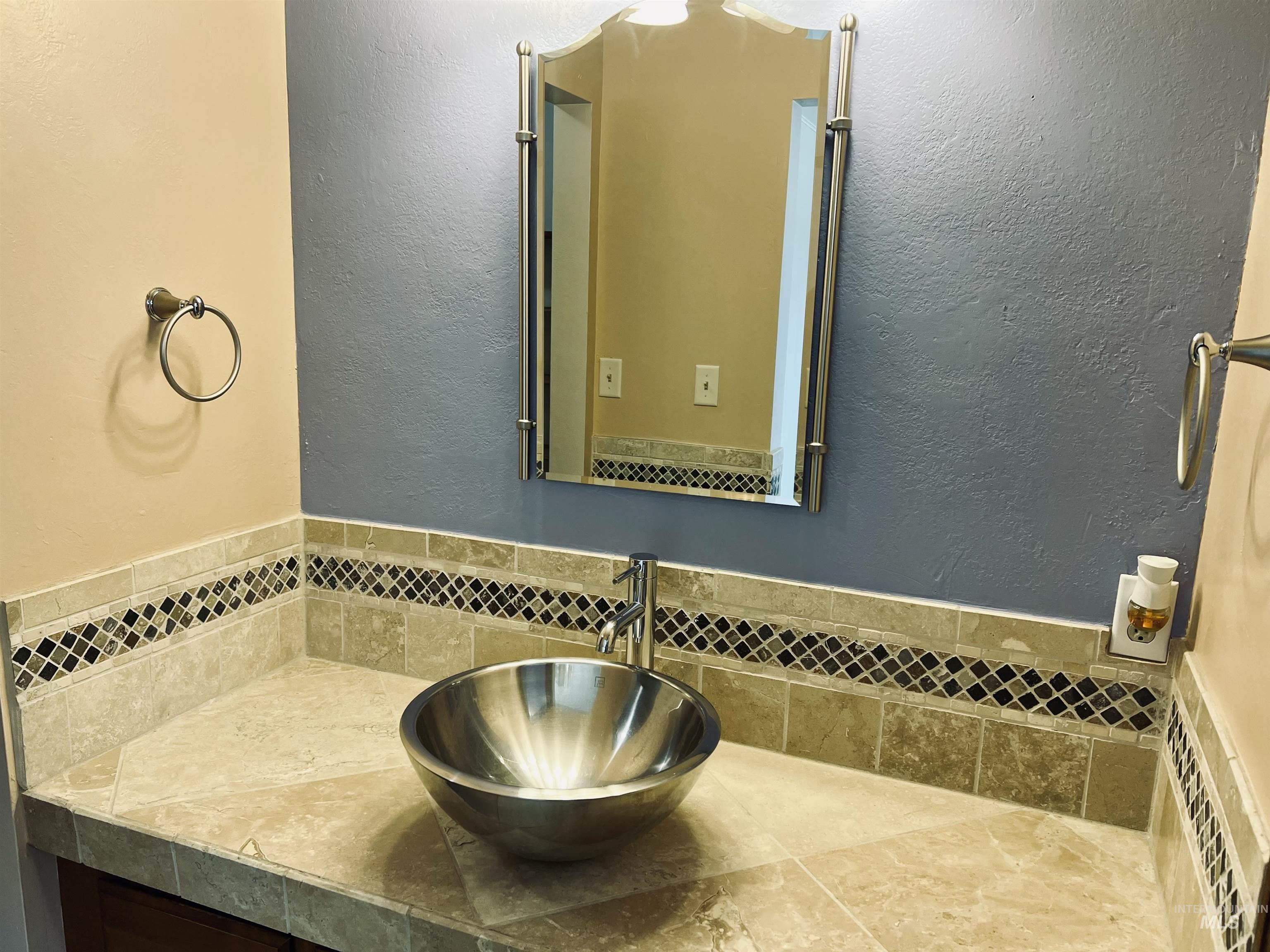 1852 NW 5th Ave, Ontario, Oregon 97914, 3 Bedrooms, 2 Bathrooms, Residential For Sale, Price $349,900,MLS 98982339