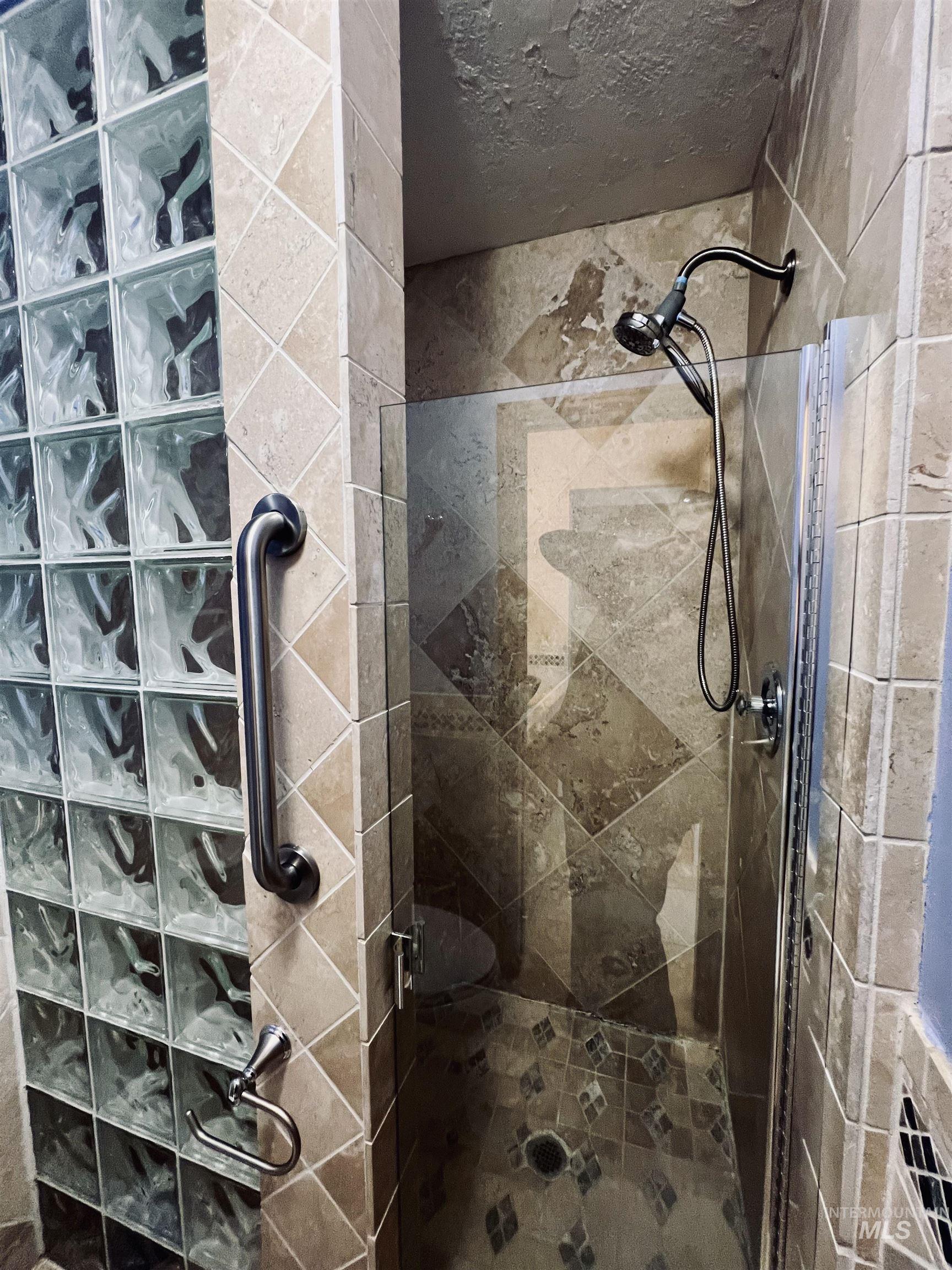 1852 NW 5th Ave, Ontario, Oregon 97914, 3 Bedrooms, 2 Bathrooms, Residential For Sale, Price $349,900,MLS 98982339