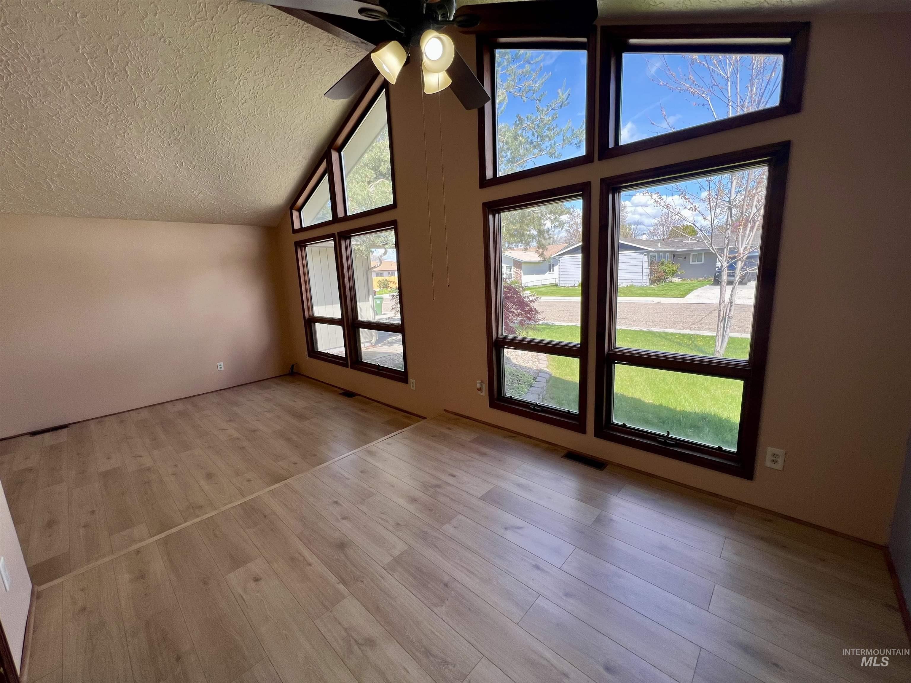 1852 NW 5th Ave, Ontario, Oregon 97914, 3 Bedrooms, 2 Bathrooms, Residential For Sale, Price $349,900,MLS 98982339