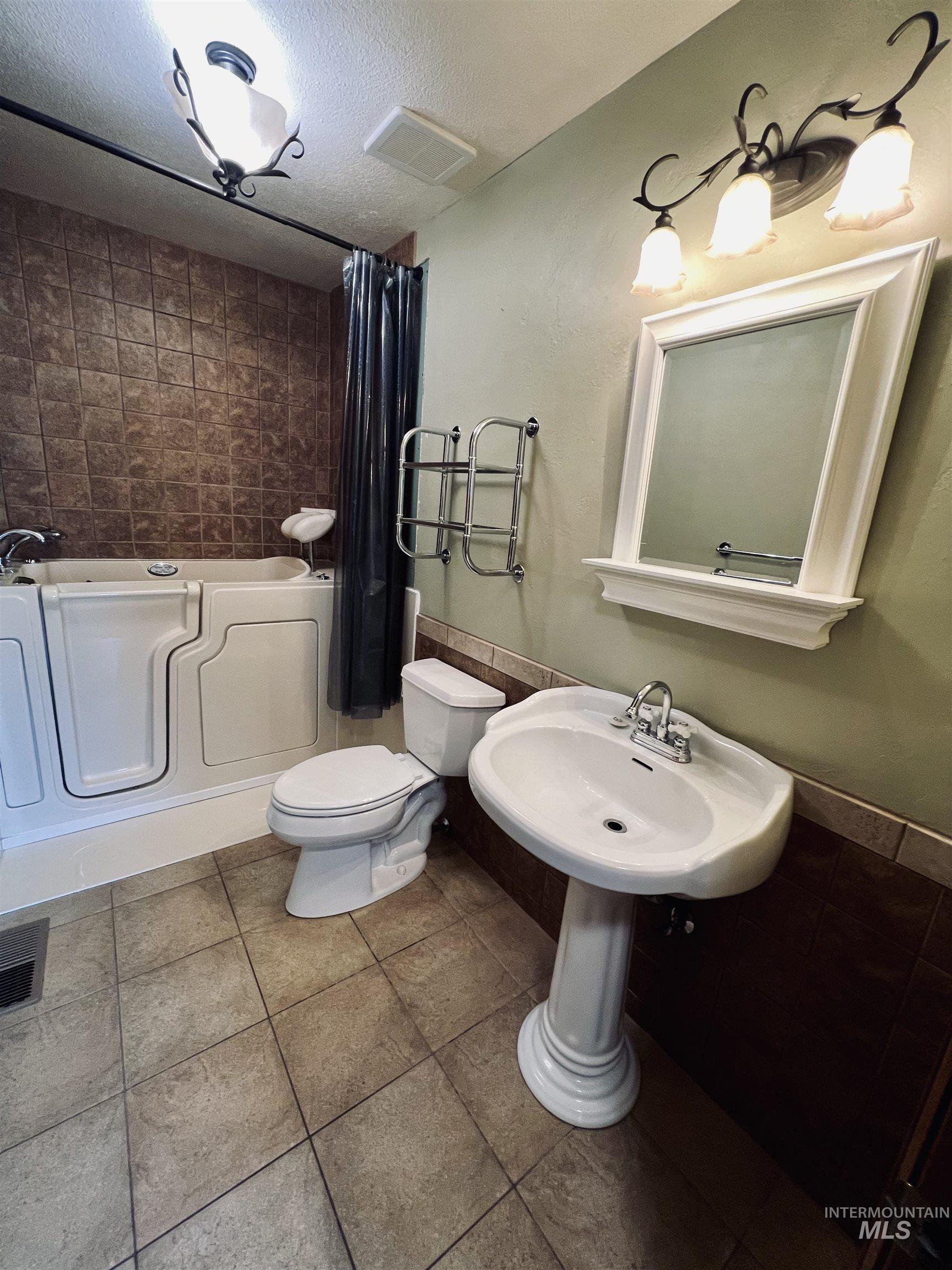 1852 NW 5th Ave, Ontario, Oregon 97914, 3 Bedrooms, 2 Bathrooms, Residential For Sale, Price $349,900,MLS 98982339