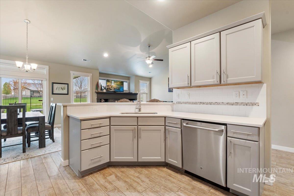 1011 W Riodosa, Meridian, Idaho 83642, 4 Bedrooms, 2.5 Bathrooms, Residential For Sale, Price $634,900,MLS 98982340