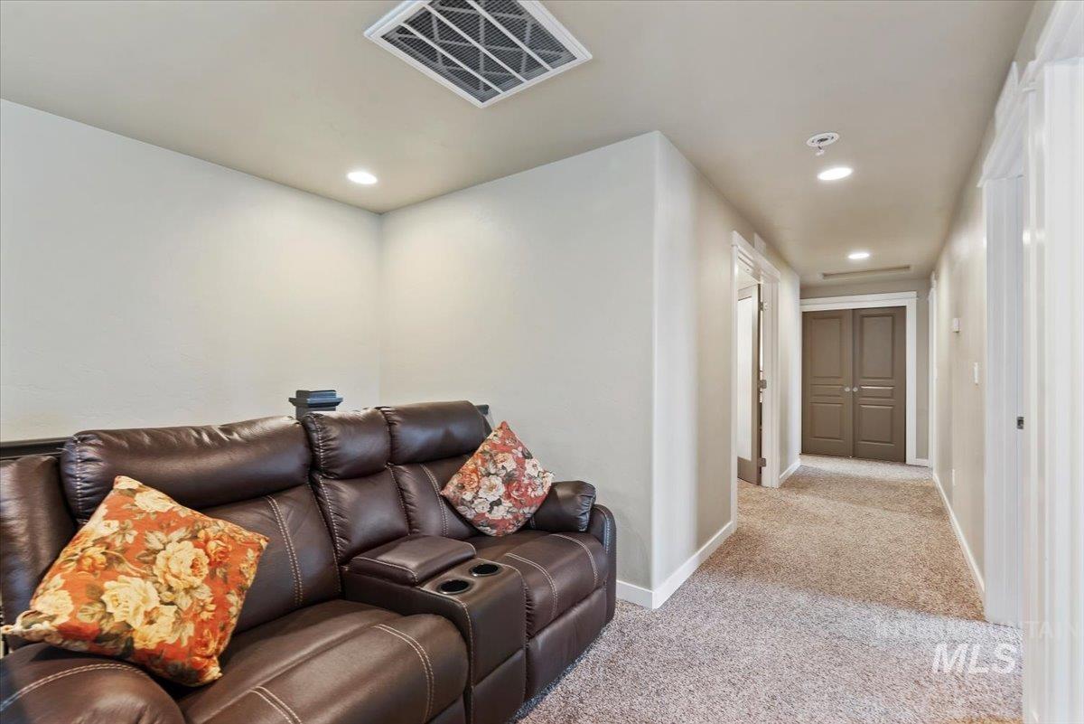 1011 W Riodosa, Meridian, Idaho 83642, 4 Bedrooms, 2.5 Bathrooms, Residential For Sale, Price $634,900,MLS 98982340