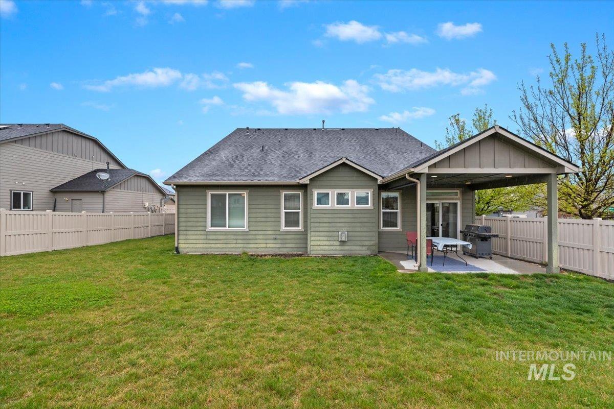 1011 W Riodosa, Meridian, Idaho 83642, 4 Bedrooms, 2.5 Bathrooms, Residential For Sale, Price $634,900,MLS 98982340