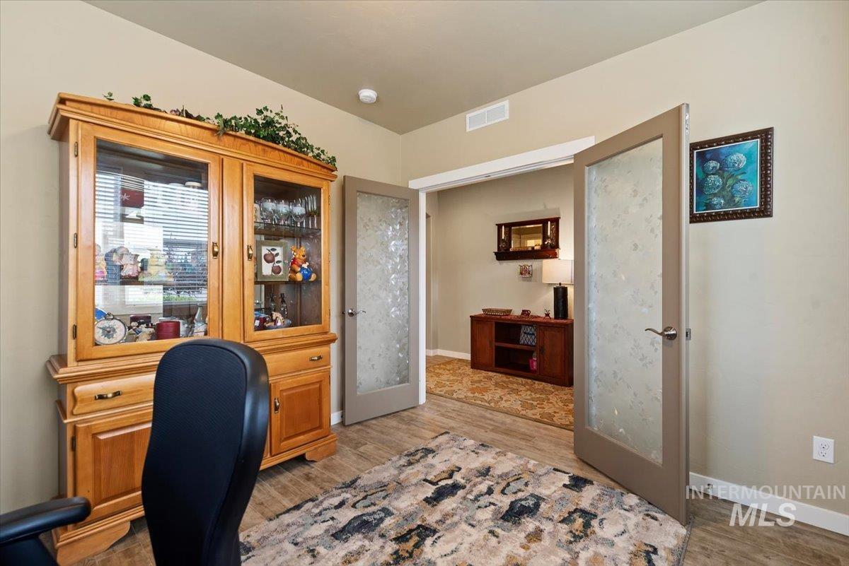 1011 W Riodosa, Meridian, Idaho 83642, 4 Bedrooms, 2.5 Bathrooms, Residential For Sale, Price $634,900,MLS 98982340