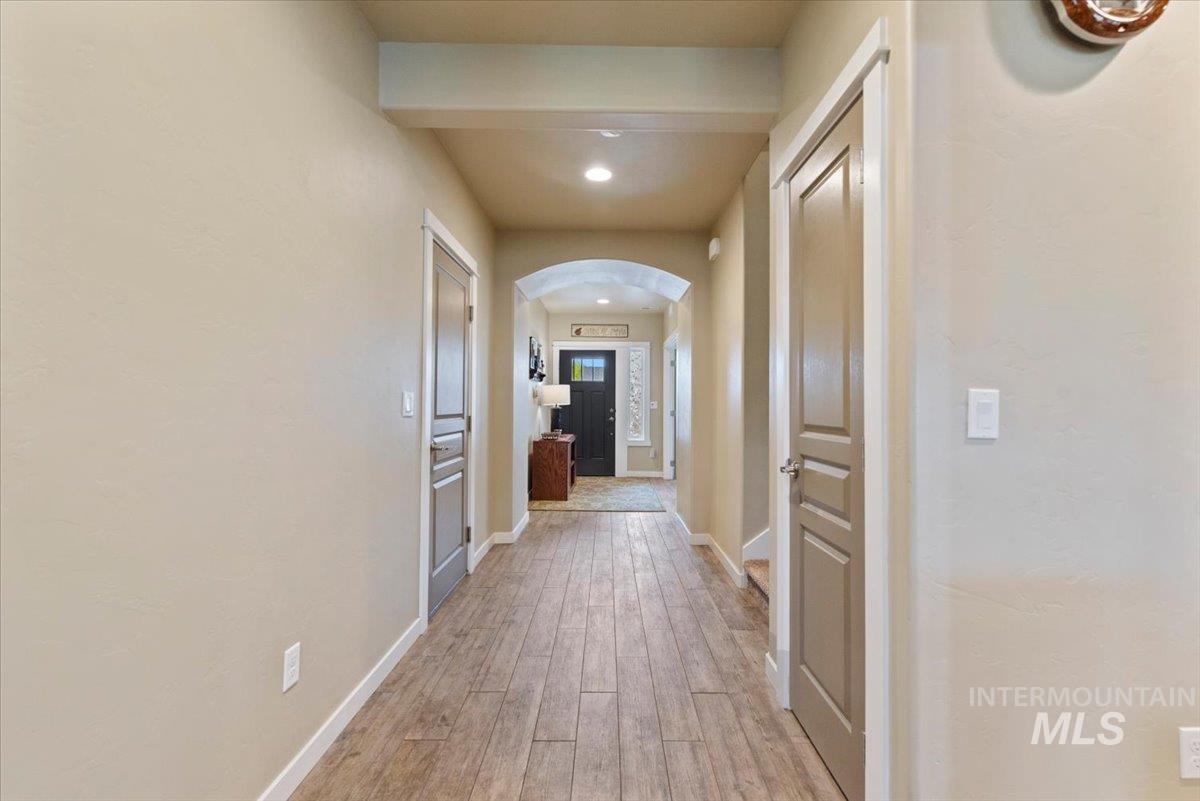 1011 W Riodosa, Meridian, Idaho 83642, 4 Bedrooms, 2.5 Bathrooms, Residential For Sale, Price $634,900,MLS 98982340