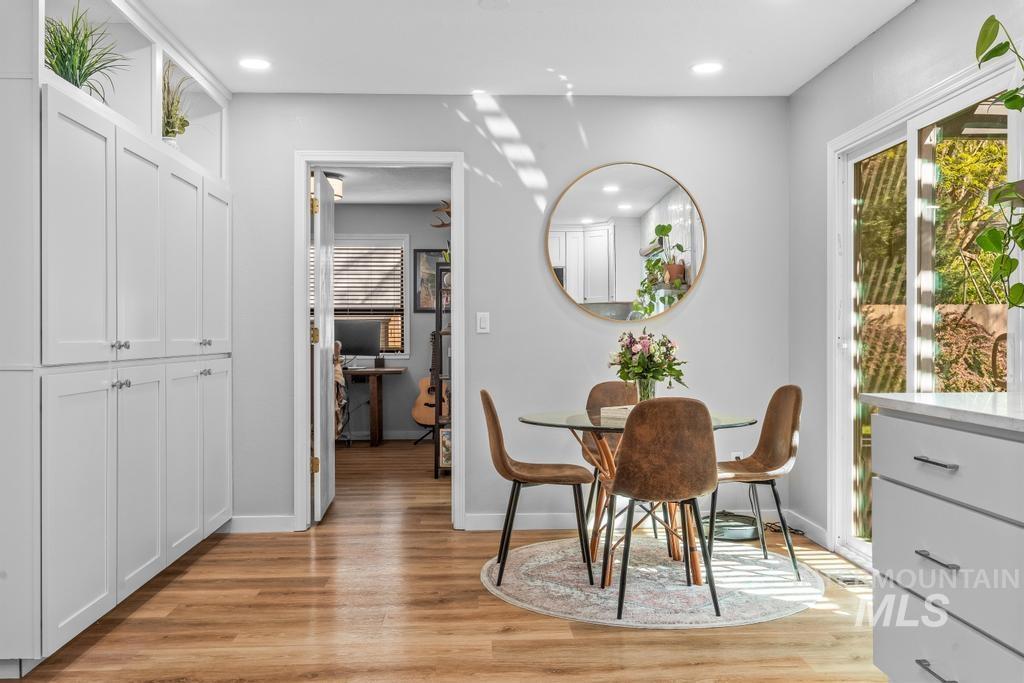 1311 E Lexington Ct, Boise, Idaho 83706, 4 Bedrooms, 2.5 Bathrooms, Residential For Sale, Price $847,770,MLS 98982341