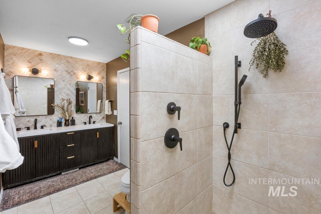 1311 E Lexington Ct, Boise, Idaho 83706, 4 Bedrooms, 2.5 Bathrooms, Residential For Sale, Price $847,770,MLS 98982341